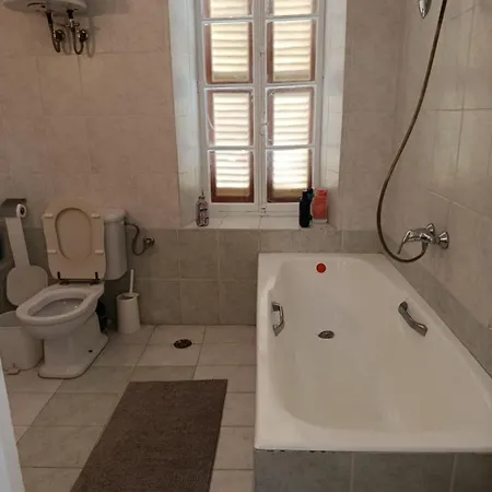 Aggelidi's House דירה *